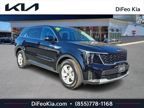 2025 Kia Sorento LX