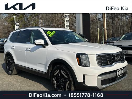 Glacial White Pearl 2023 Kia Telluride S