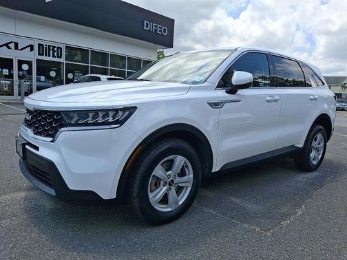 2022 Kia Sorento LX