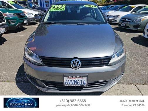 Gray 2012 Volkswagen Jetta SE