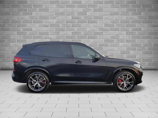 2021 BMW X5 M50i
