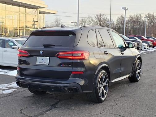 2021 BMW X5 M50i