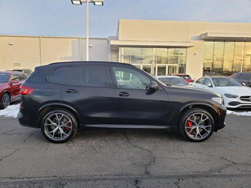 2021 BMW X5 M50i