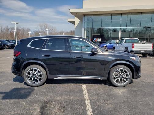 Black Sapphire Metallic 2026 BMW X1 xDrive28i