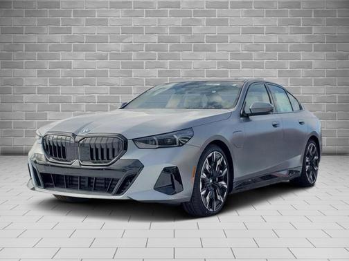 2026 BMW 550e 550e xDrive