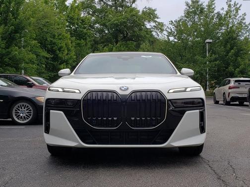 2025 BMW 740 740i xDrive