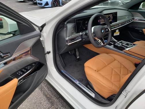 2025 BMW 740 740i xDrive