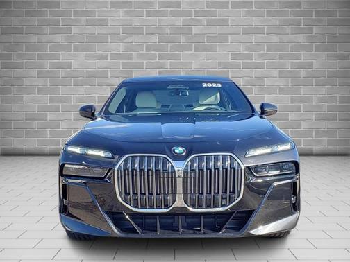 2023 BMW 740 740i