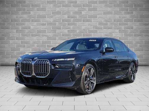 2023 BMW 740 740i
