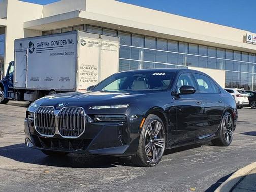 2023 BMW 740 740i