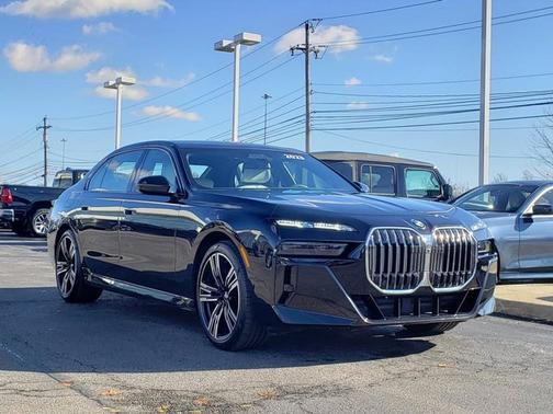 2023 BMW 740 740i