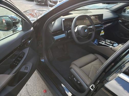 2026 BMW 530 530i xDrive