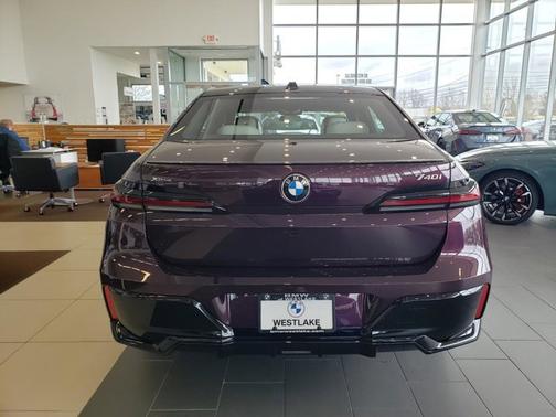 Mora Metallic 2026 BMW 740 740i xDrive
