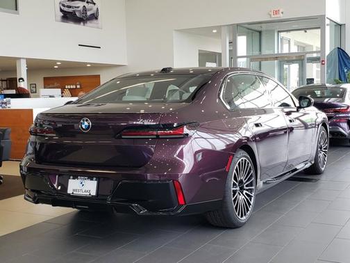 Mora Metallic 2026 BMW 740 740i xDrive