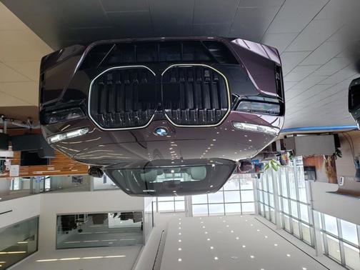 Mora Metallic 2026 BMW 740 740i xDrive