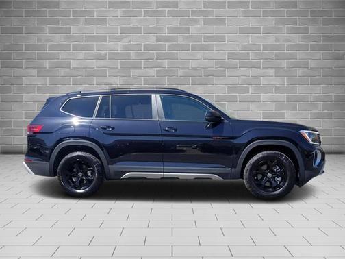 2024 Volkswagen Atlas 2.0T Peak Edition SE w/Technology