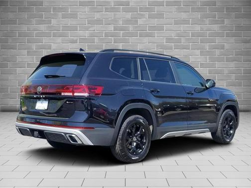 2024 Volkswagen Atlas 2.0T Peak Edition SE w/Technology