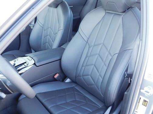 2025 BMW 530 530i xDrive