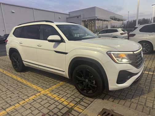 2024 Volkswagen Atlas 2.0T SEL Premium R-Line