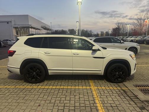 2024 Volkswagen Atlas 2.0T SEL Premium R-Line