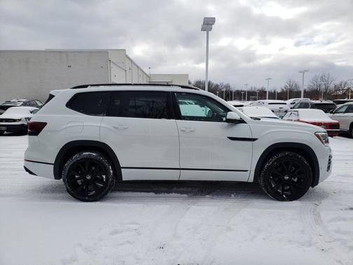 2024 Volkswagen Atlas 2.0T SEL Premium R-Line