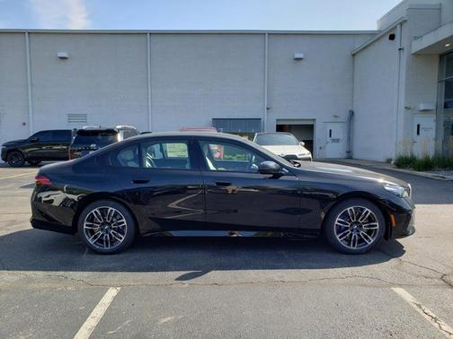 2026 BMW 550e 550e xDrive