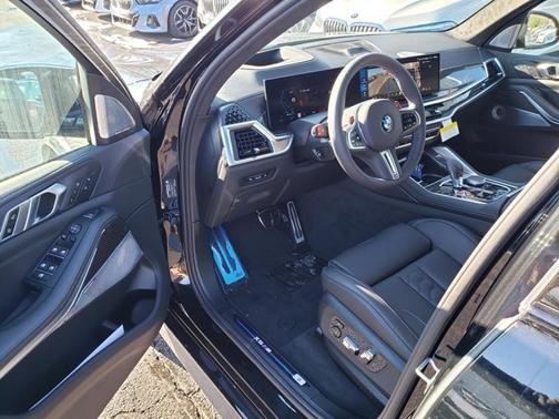 Black Sapphire Metallic 2026 BMW X5 M Competition