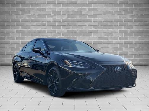 2023 Lexus ES 300h F SPORT Handling