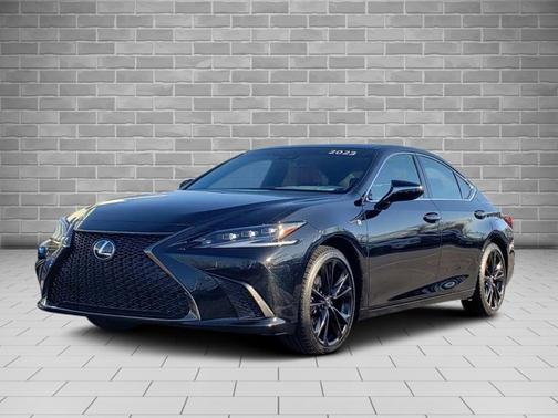 2023 Lexus ES 300h F SPORT Handling