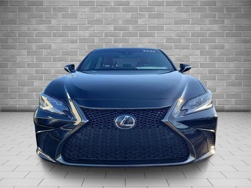 2023 Lexus ES 300h F SPORT Handling