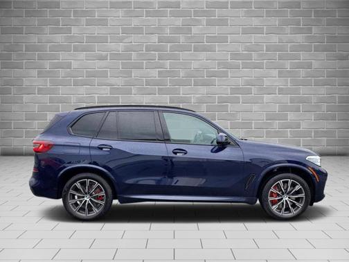 2022 BMW X5 M50i