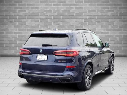 2022 BMW X5 M50i