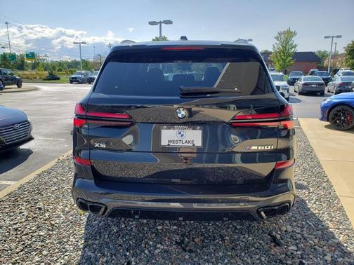 2026 BMW X5 M60i