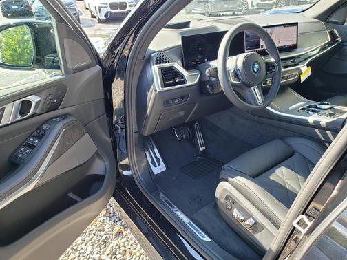 2026 BMW X5 M60i