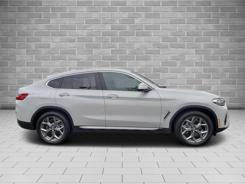 2023 BMW X4 xDrive30i