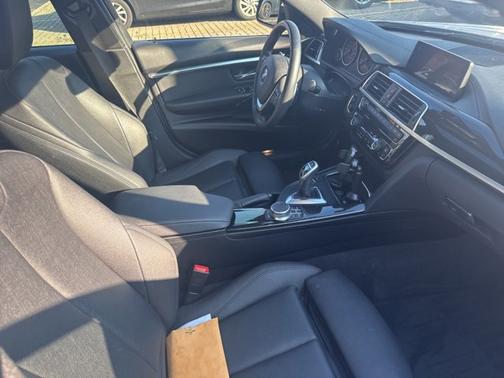2018 BMW 330 i xDrive
