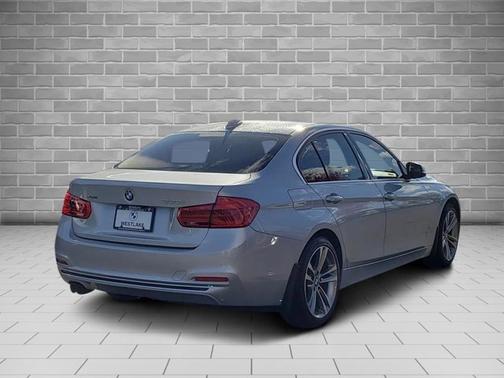 2018 BMW 330 i xDrive