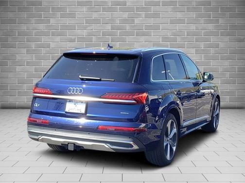 Navarra Blue Metallic 2021 Audi Q7 Prestige