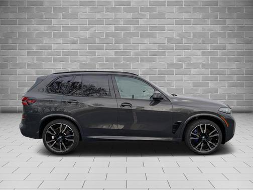 2024 BMW X5 M60i