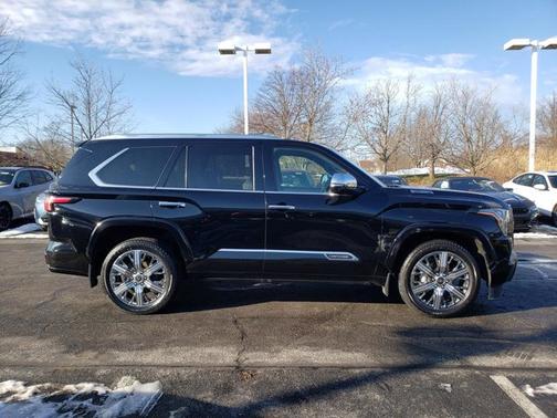 2024 Toyota Sequoia Capstone