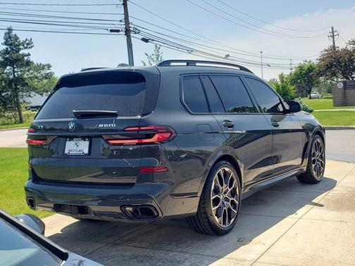 Dravit Grey Metallic 2026 BMW X7 M60i