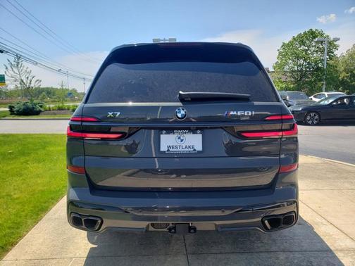 Dravit Grey Metallic 2026 BMW X7 M60i