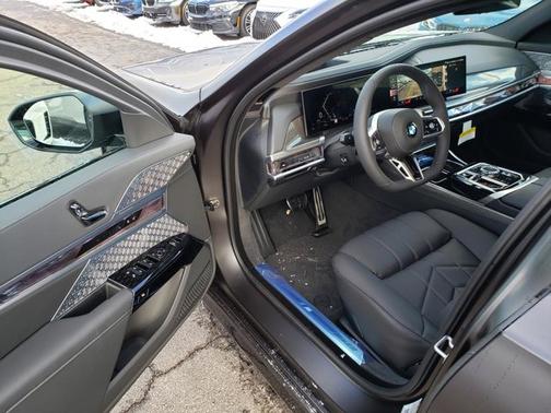 2026 BMW 760 760i xDrive