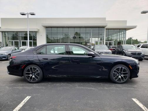 2025 BMW 760 760i xDrive