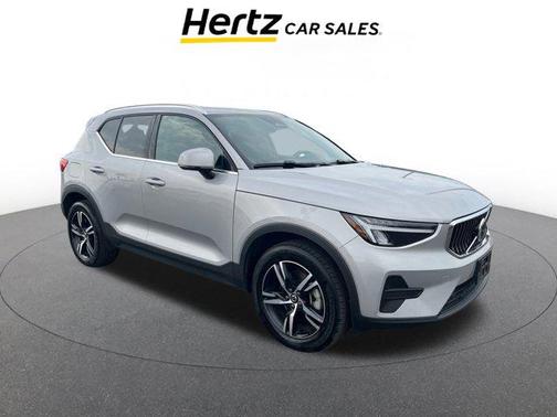 2024 Volvo XC40 CORE