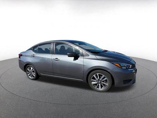 Gun Metallic 2025 Nissan Versa 1.6 SV