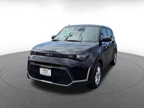 Fusion Black 2025 Kia Soul LX