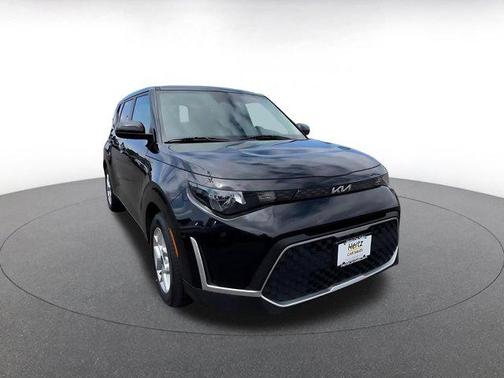 Fusion Black 2025 Kia Soul LX