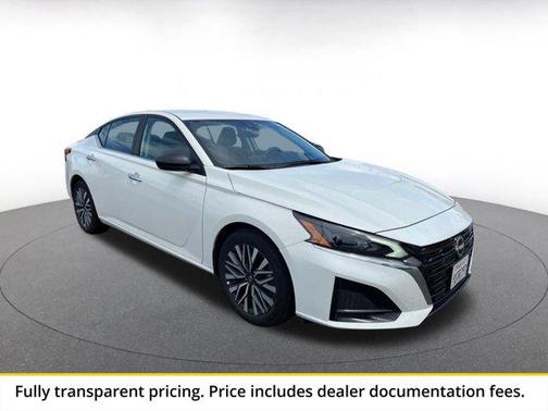 Glacier White 2025 Nissan Altima SV FWD