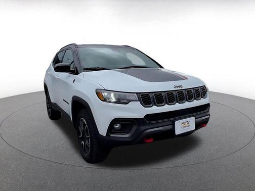Bright White Clearcoat 2025 Jeep Compass Trailhawk
